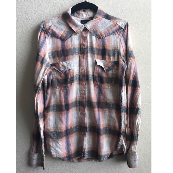 Gap flannel button up. - Picture 1 of 3